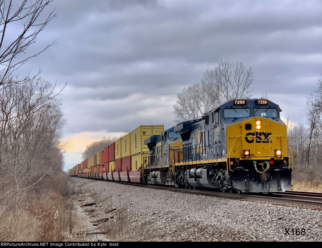 CSX 7256 on X168